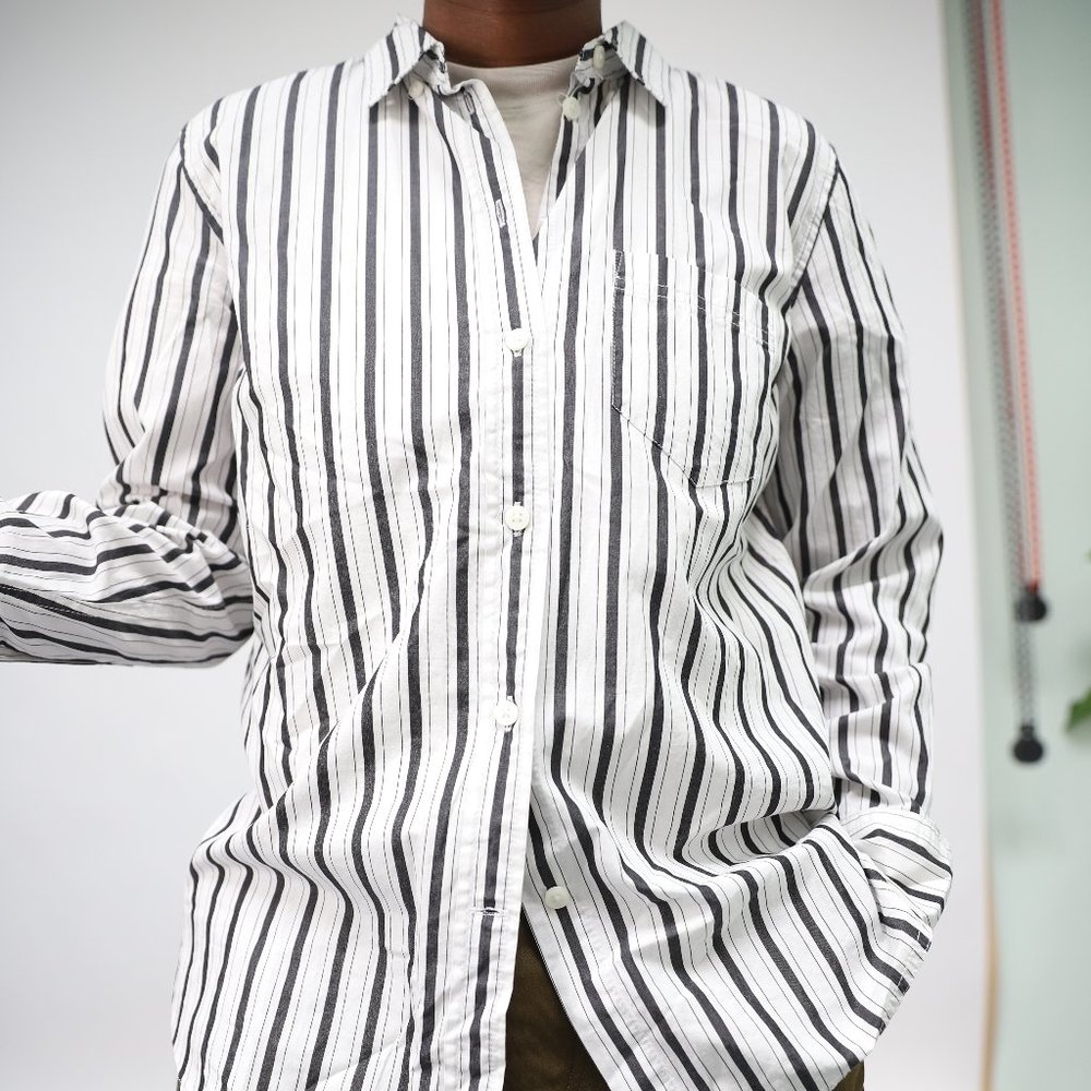 Classic-fit shirt in bold stripe